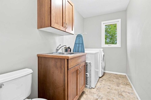 2 Pheasantback Close, Stettler, AB - Indoor Photo Showing Laundry Room