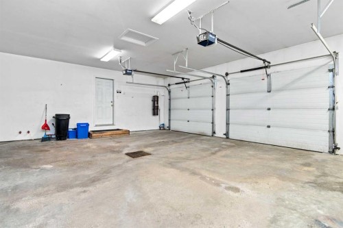 2 Pheasantback Close, Stettler, AB - Indoor Photo Showing Garage