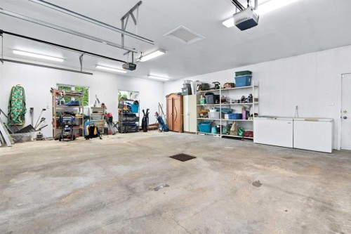2 Pheasantback Close, Stettler, AB - Indoor Photo Showing Garage
