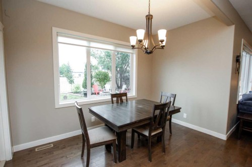 20 Connaught Crescent, Red Deer, AB - Indoor Photo Showing Dining Room