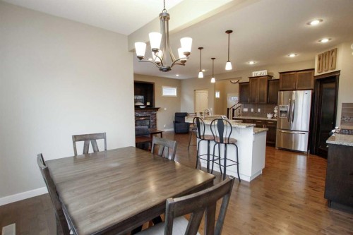 20 Connaught Crescent, Red Deer, AB - Indoor Photo Showing Dining Room
