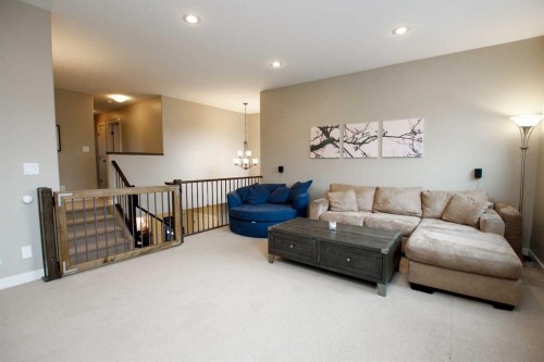20 Connaught Crescent, Red Deer, AB - Indoor Photo Showing Living Room