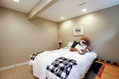 20 Connaught Crescent, Red Deer, AB - Indoor Photo Showing Bedroom