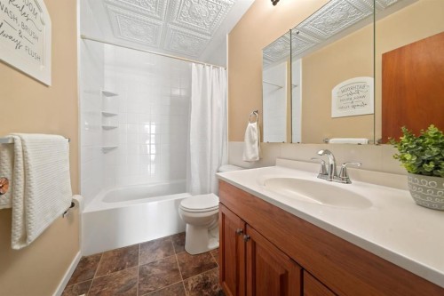 4233 33 Street, Red Deer, AB - Indoor Photo Showing Bathroom