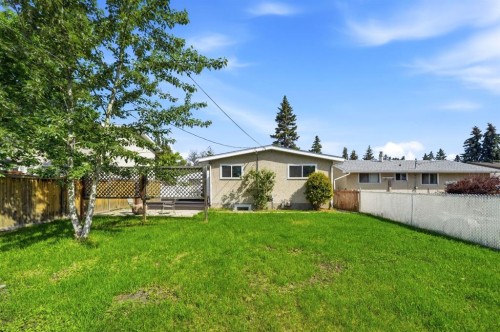 4233 33 Street, Red Deer, AB - Outdoor