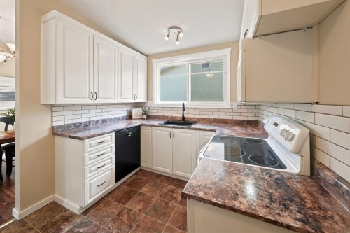 4233 33 Street, Red Deer, AB - Indoor Photo Showing Kitchen