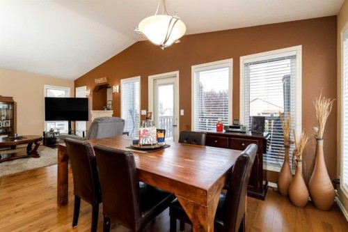 8 Innes Close, Red Deer, AB - Indoor Photo Showing Dining Room