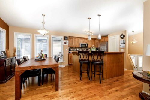 8 Innes Close, Red Deer, AB - Indoor Photo Showing Dining Room