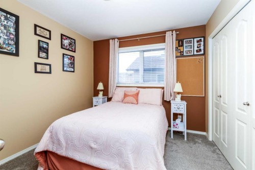 8 Innes Close, Red Deer, AB - Indoor Photo Showing Bedroom