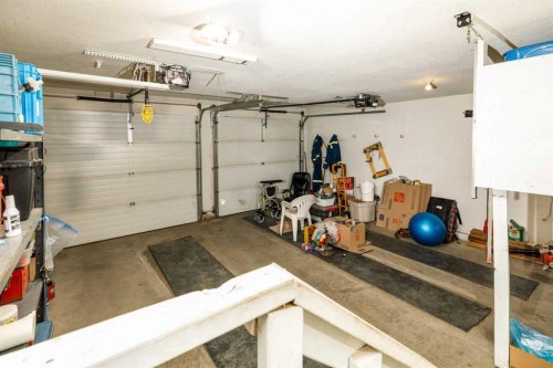 8 Innes Close, Red Deer, AB - Indoor Photo Showing Garage