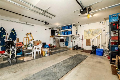 8 Innes Close, Red Deer, AB - Indoor Photo Showing Garage