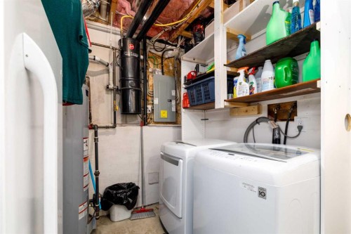 8 Innes Close, Red Deer, AB - Indoor Photo Showing Laundry Room