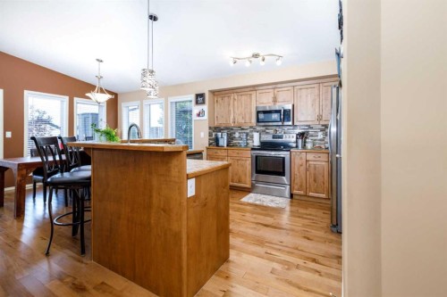 8 Innes Close, Red Deer, AB - Indoor Photo Showing Kitchen