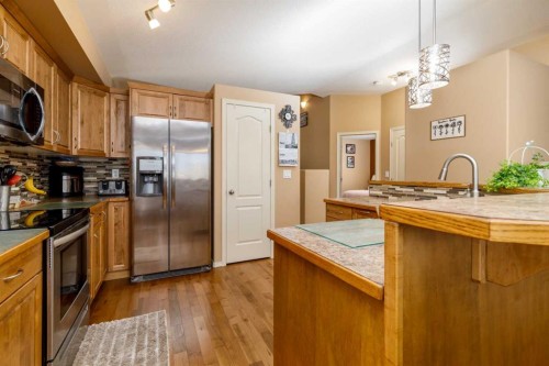 8 Innes Close, Red Deer, AB - Indoor Photo Showing Kitchen