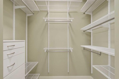 4006 38 Street, Ponoka, AB - Indoor With Storage