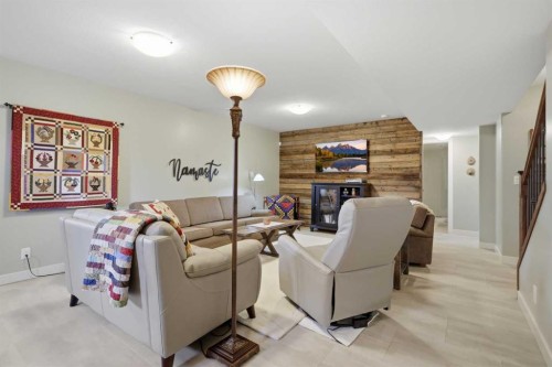 4006 38 Street, Ponoka, AB - Indoor With Fireplace