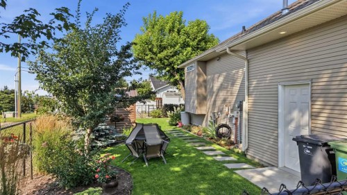4006 38 Street, Ponoka, AB - Outdoor