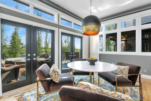 31 Leaside Crescent, Sylvan Lake, AB - Indoor Photo Showing Dining Room