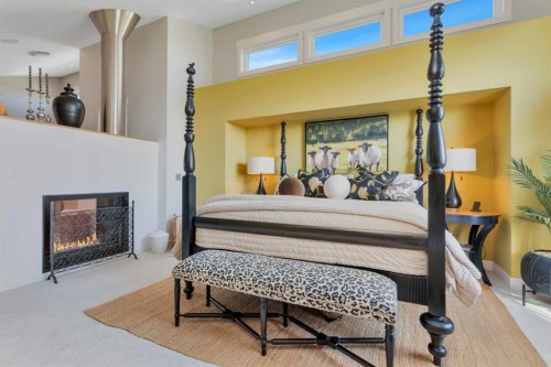 31 Leaside Crescent, Sylvan Lake, AB - Indoor Photo Showing Bedroom