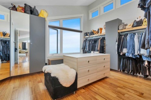 31 Leaside Crescent, Sylvan Lake, AB - Indoor With Storage