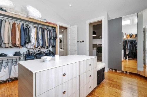 31 Leaside Crescent, Sylvan Lake, AB - Indoor Photo Showing Other Room