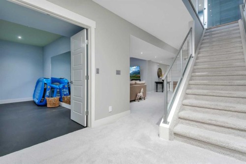31 Leaside Crescent, Sylvan Lake, AB - Indoor Photo Showing Other Room
