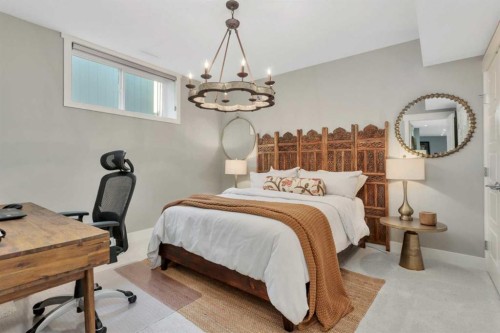 31 Leaside Crescent, Sylvan Lake, AB - Indoor Photo Showing Bedroom
