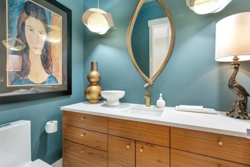 31 Leaside Crescent, Sylvan Lake, AB - Indoor Photo Showing Bathroom