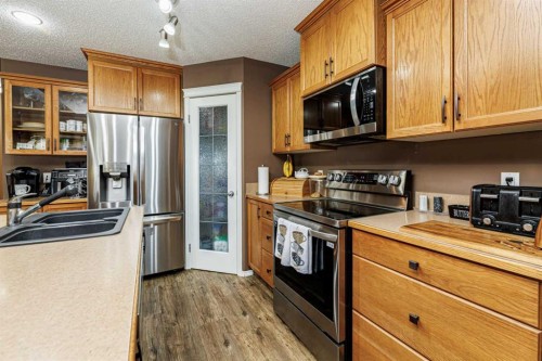 444 Jenkins Drive, Red Deer, AB - Indoor Photo Showing Kitchen With Double Sink