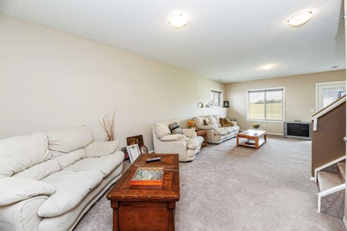 444 Jenkins Drive, Red Deer, AB - Indoor Photo Showing Living Room