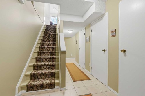 280 Barrett Drive, Red Deer, AB - Indoor Photo Showing Other Room