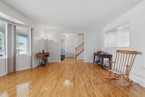 280 Barrett Drive, Red Deer, AB - Indoor Photo Showing Other Room