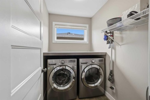 64 Tanner Street, Red Deer, AB - Indoor Photo Showing Laundry Room