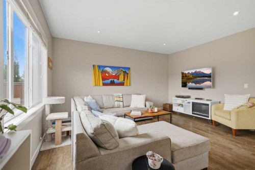 64 Tanner Street, Red Deer, AB - Indoor Photo Showing Living Room