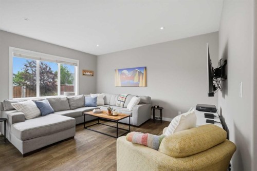 64 Tanner Street, Red Deer, AB - Indoor Photo Showing Living Room