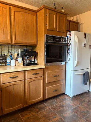107 Balaclava Street, Veteran, AB - Indoor Photo Showing Kitchen