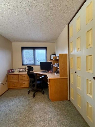 107 Balaclava Street, Veteran, AB - Indoor Photo Showing Office