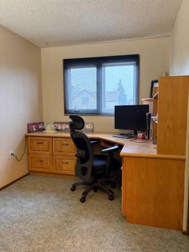 107 Balaclava Street, Veteran, AB - Indoor Photo Showing Office