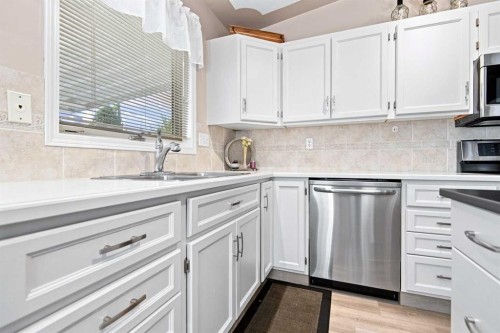 162 Doran Crescent, Red Deer, AB 