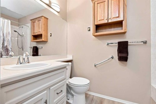 162 Doran Crescent, Red Deer, AB 
