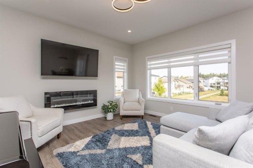 18 Thorne Place, Red Deer, AB 
