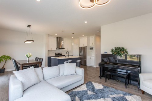 18 Thorne Place, Red Deer, AB 