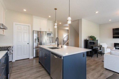 18 Thorne Place, Red Deer, AB 