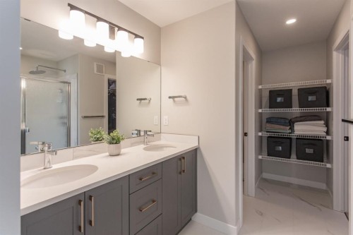18 Thorne Place, Red Deer, AB 