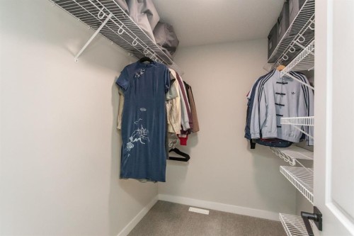 18 Thorne Place, Red Deer, AB 