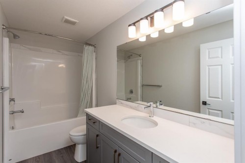 18 Thorne Place, Red Deer, AB 