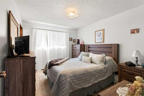 40 Laura Close, Penhold, AB 