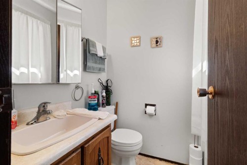 40 Laura Close, Penhold, AB 
