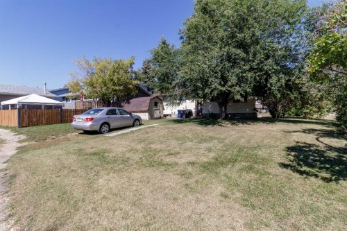 40 Laura Close, Penhold, AB 