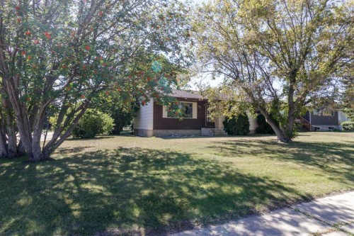40 Laura Close, Penhold, AB 